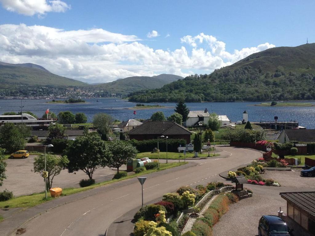 Caledonian Canal Top Floor Flat, View Of Ben Nevis Fort William Exterior photo