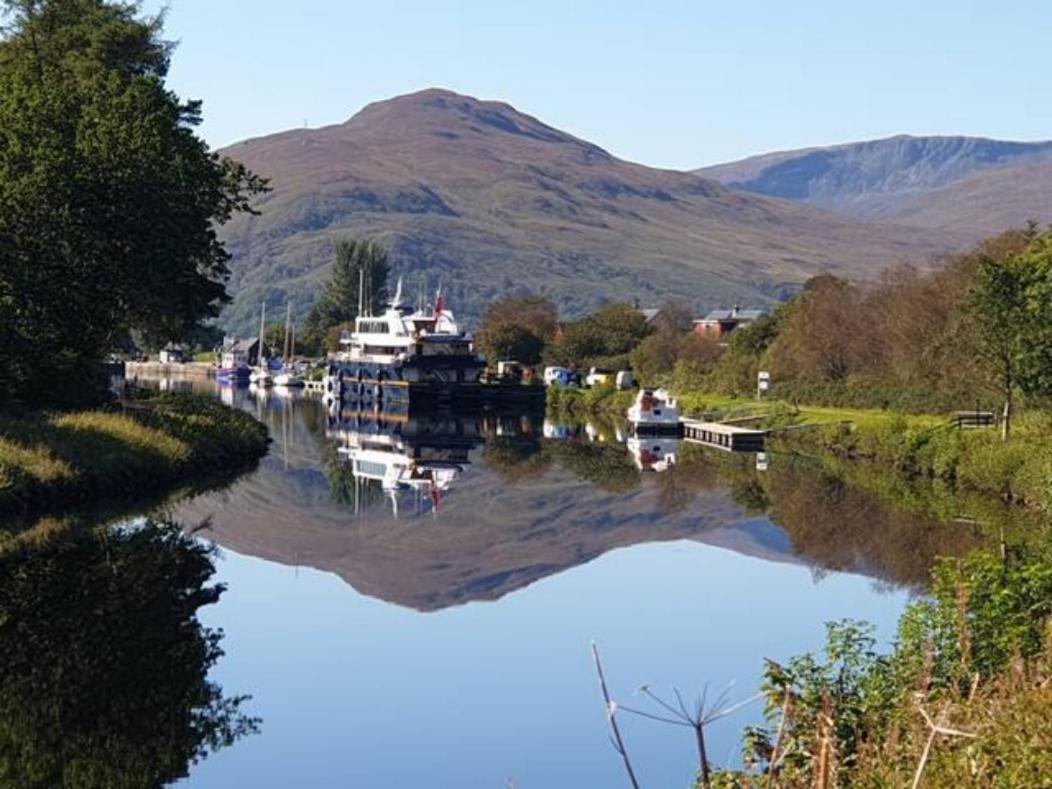 Caledonian Canal Top Floor Flat, View Of Ben Nevis Fort William Exterior photo