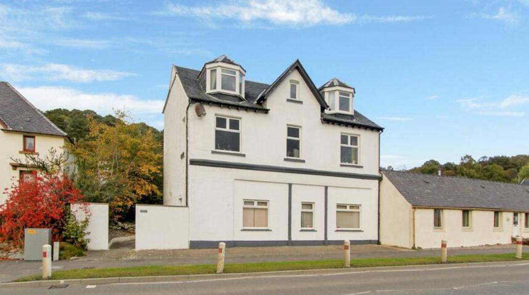 Caledonian Canal Top Floor Flat, View Of Ben Nevis Fort William Exterior photo